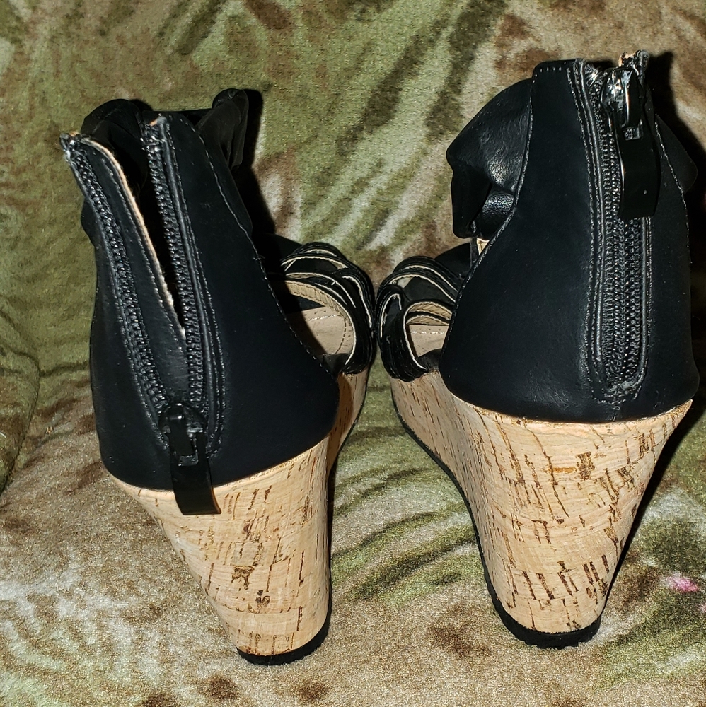 Sandals - Picture 2 of 4